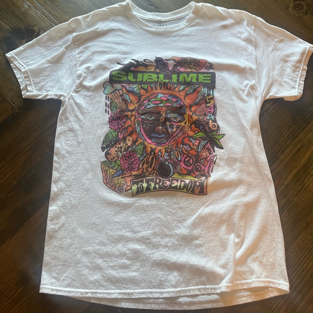 sublime white tee really nice size large